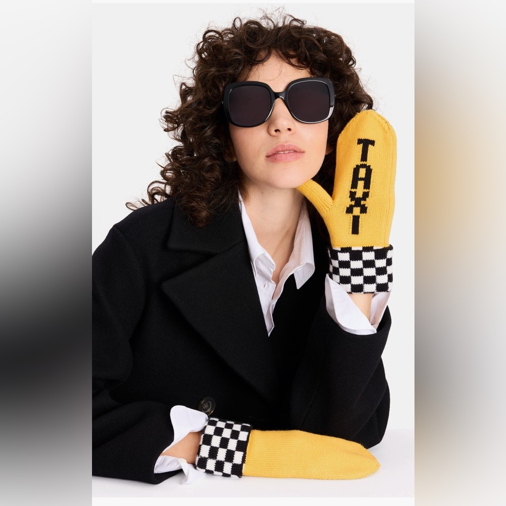 KATE SPADE NEW YORK TAXI CHECKERBOARD GRAPHIC MITTENS - NWT - Picture 2 of 5